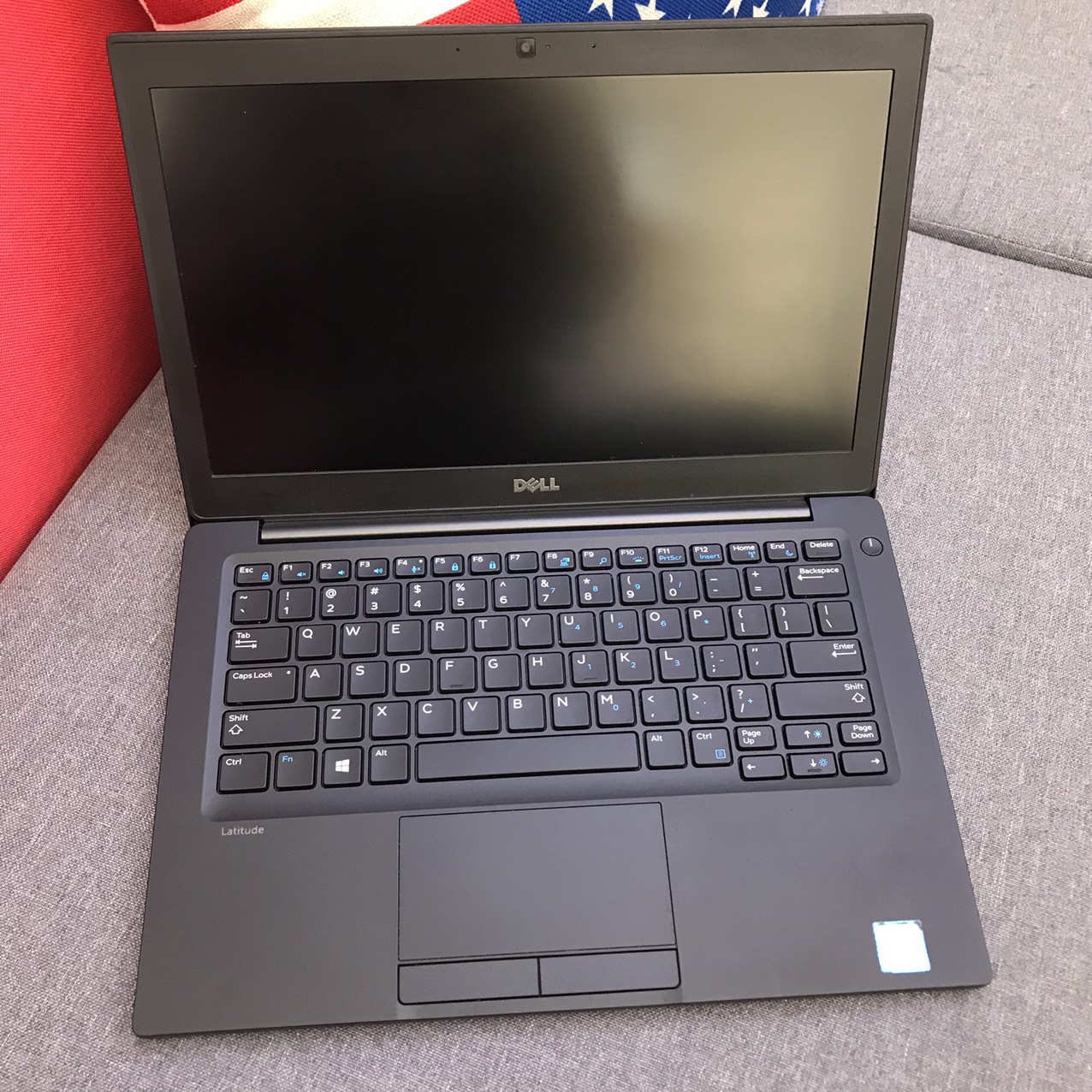 DELL LATITUDE 7280 - Intel Core I5 7300U, Màn Full HD IPS